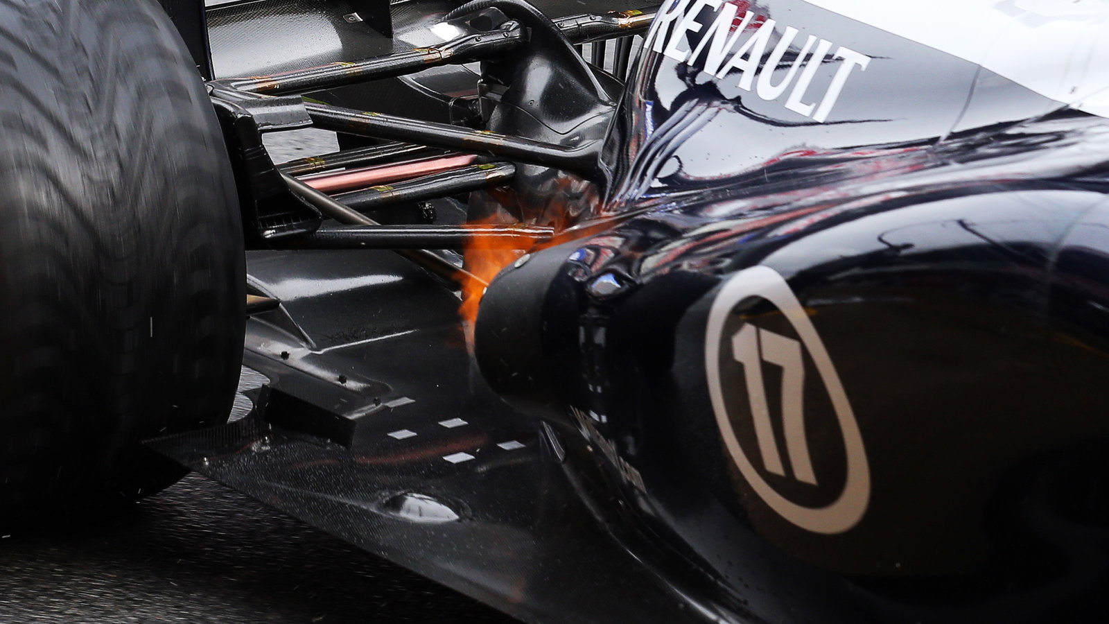 Flame coming from the exhaust of the Williams FW35.28.02.2013.