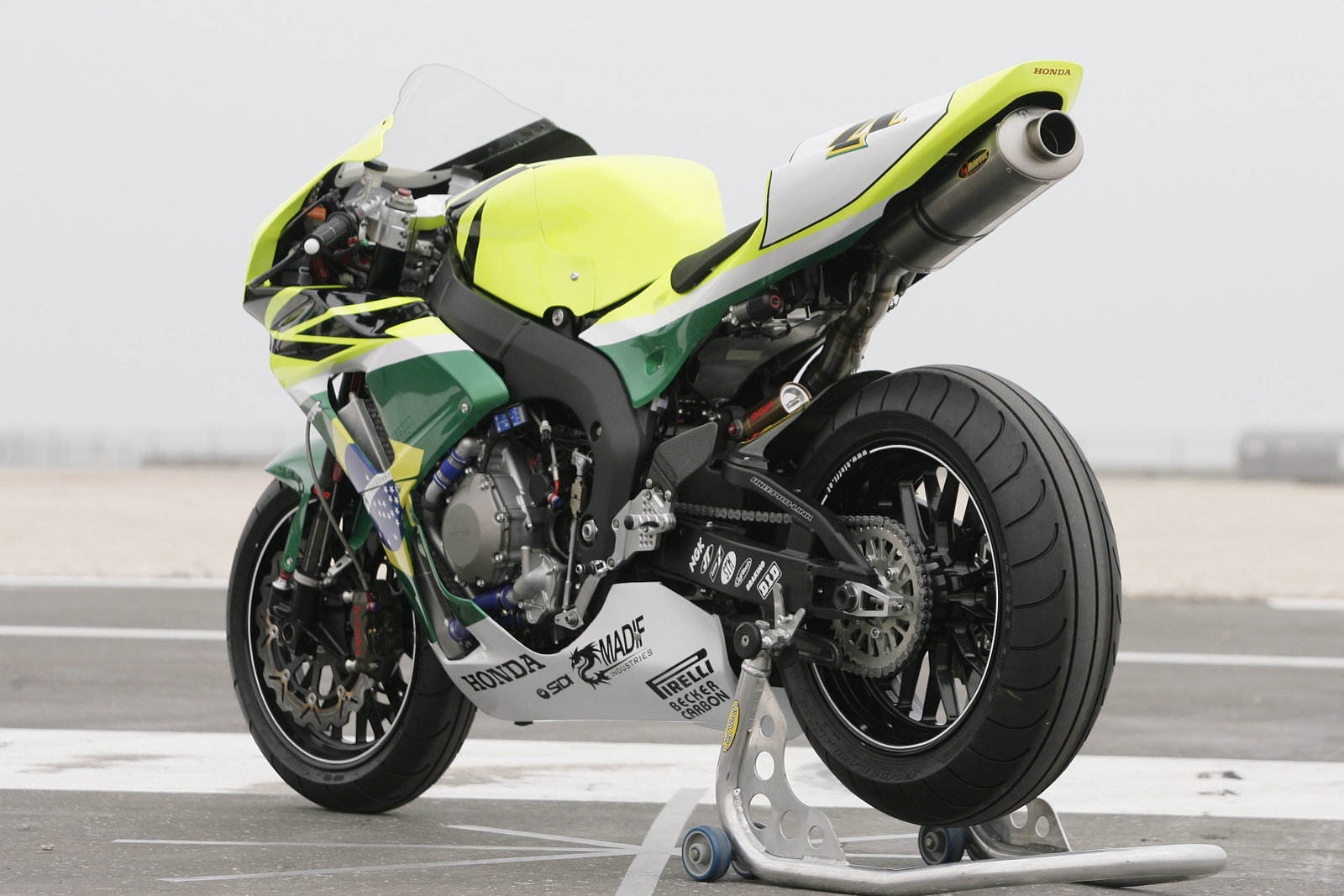 FIRST PICS: Barros` 2006 Klaffi Honda. | Crash.net