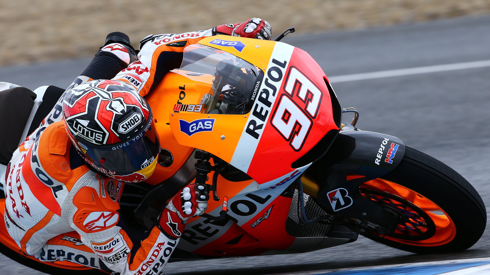 Marquez, elbow down in the wet, Jerez MotoGP test, March 2013