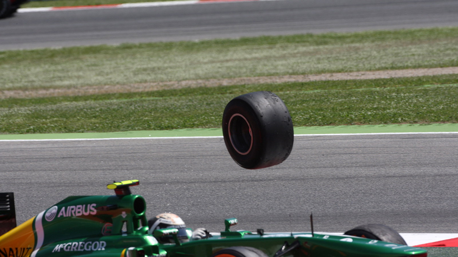 12.05.2013- Race, Crash, Giedo Van der Garde (NED), Caterham F1 Team CT03