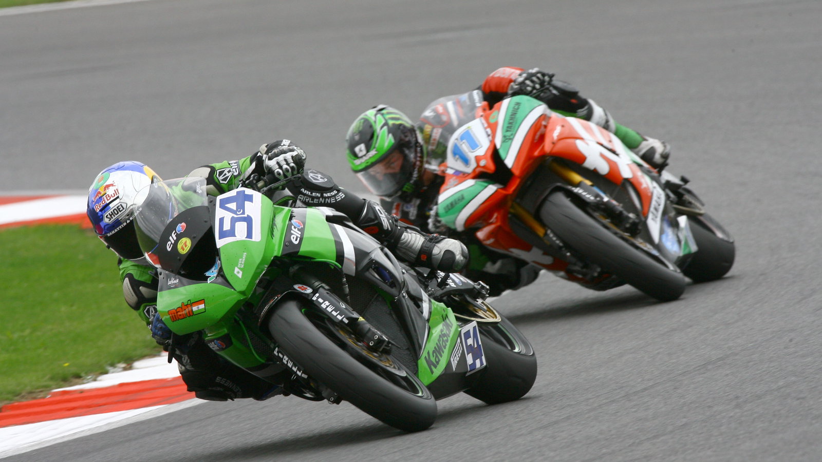 Sofuoglu and Lowes, WSS Race 1, British WSBK 2013