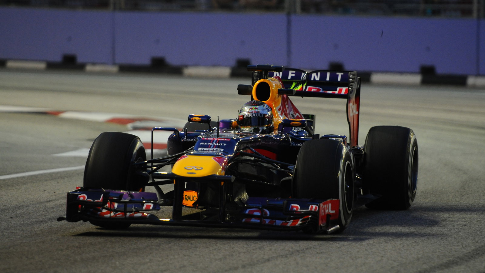 20.09.2013- Free Practice 1: Sebastian Vettel (GER) Red Bull Racing RB9