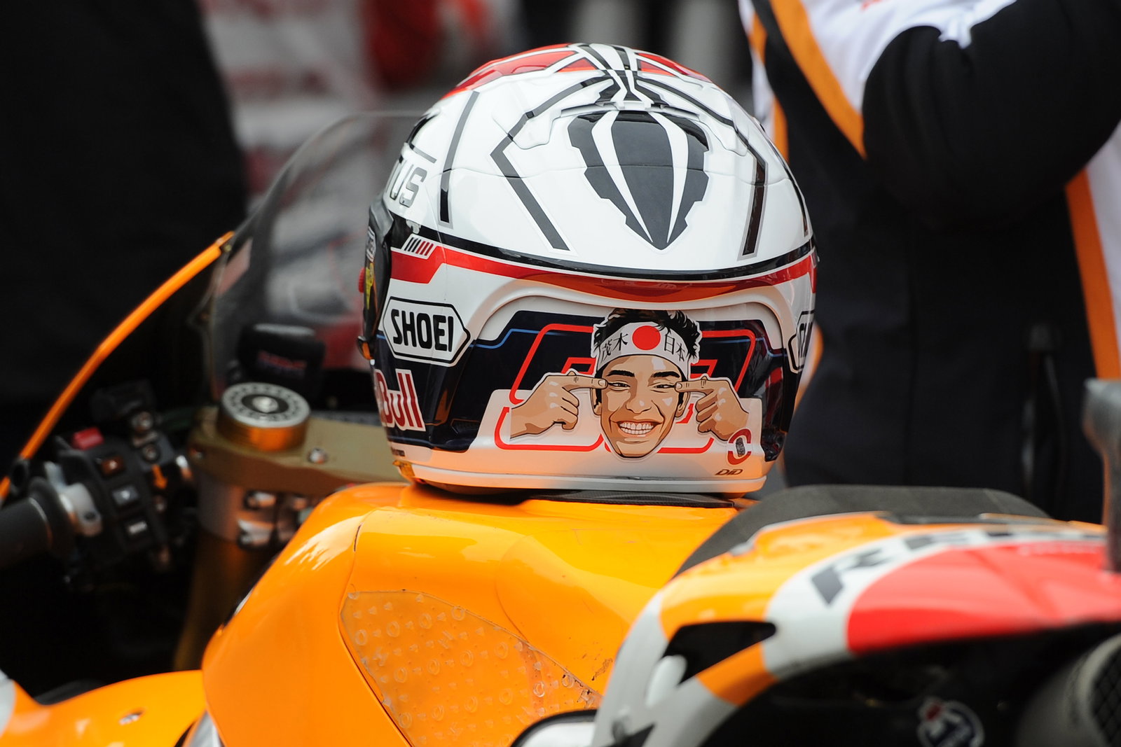 Japanese MotoGP: Espargaro bails off after brake issues