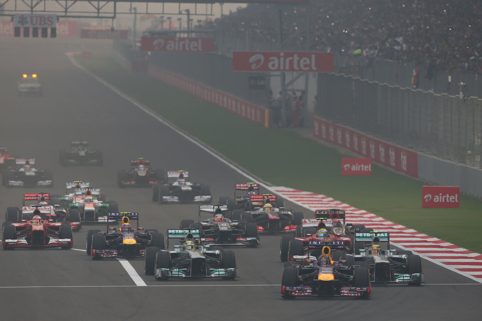 27.10.2013- Race: Start of the race