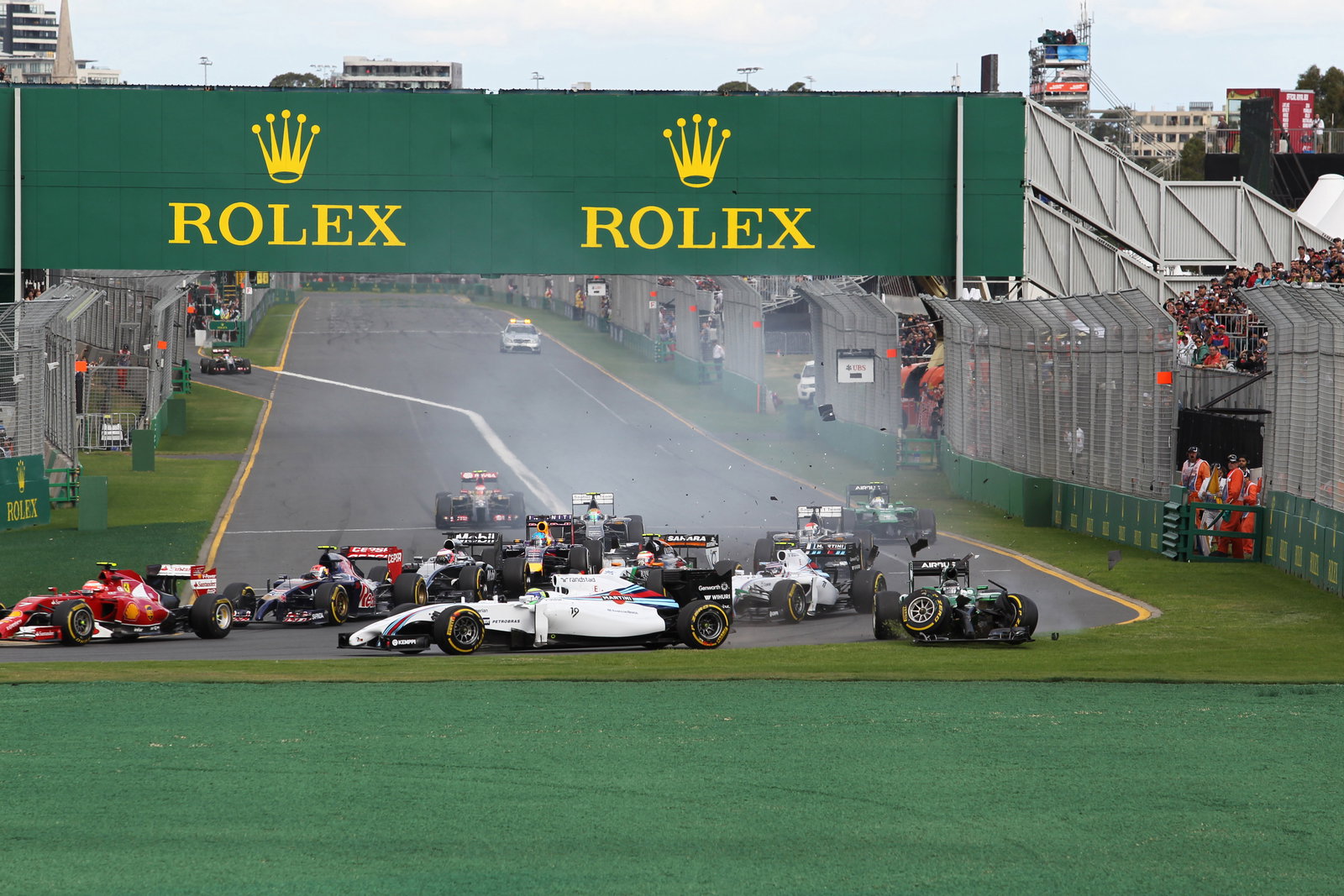 16.03.2014- Race, Start of the race, crash, Felipe Massa (BRA) Williams F1 Team FW36 and Kamui Kobay