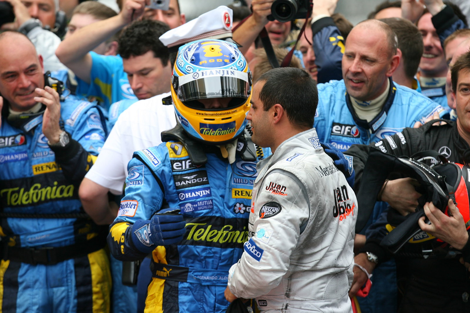 28.05.2006 Monte Carlo, Monaco, Fernando Alonso (ESP), Renault F1 Team and Juan-Pablo Montoya (COL),