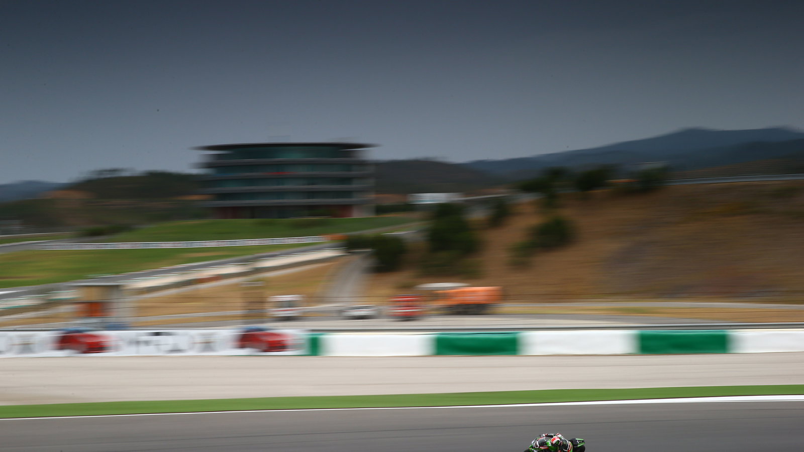 Portugal: Rea overhauls Sykes in dramatic rain-hit race