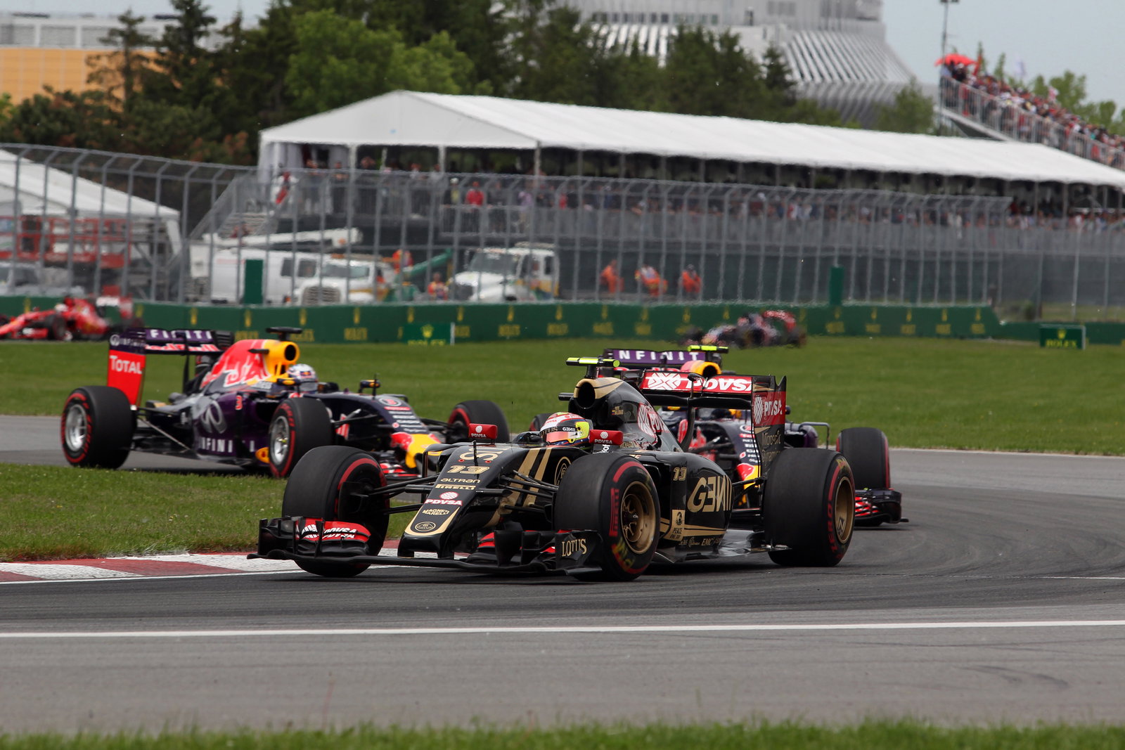 F1 Canadian Grand Prix: Exasperated Ricciardo 'banging head against the wall'