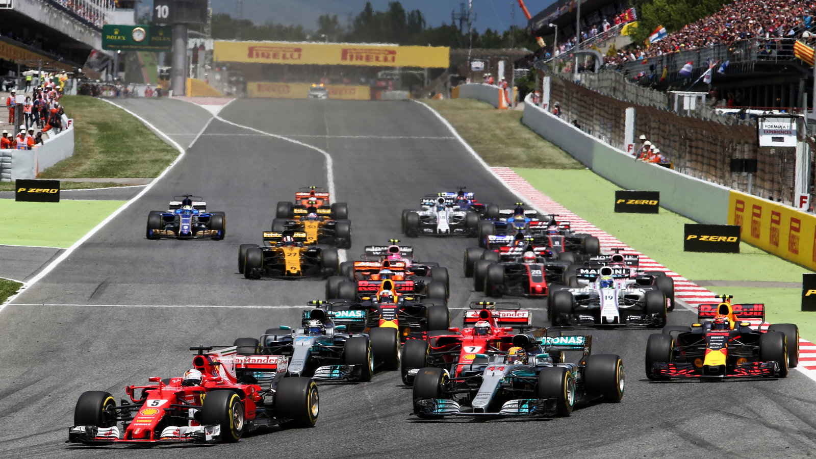 Sebastian Vettel (GER) Ferrari SF70H leads at the start of the race.
14.05.2017.