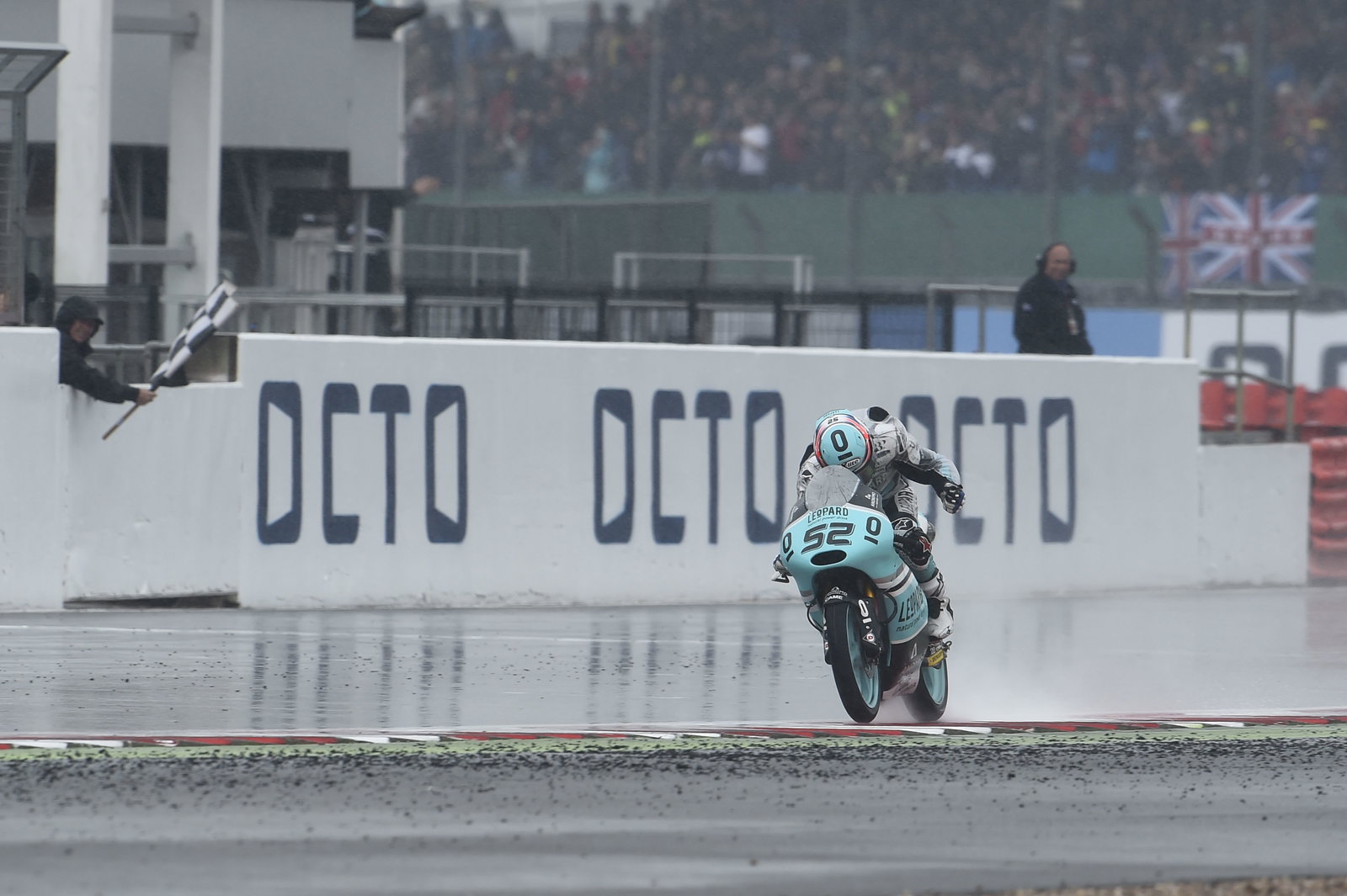 Moto3 Silverstone: Navarro takes first pole with new record