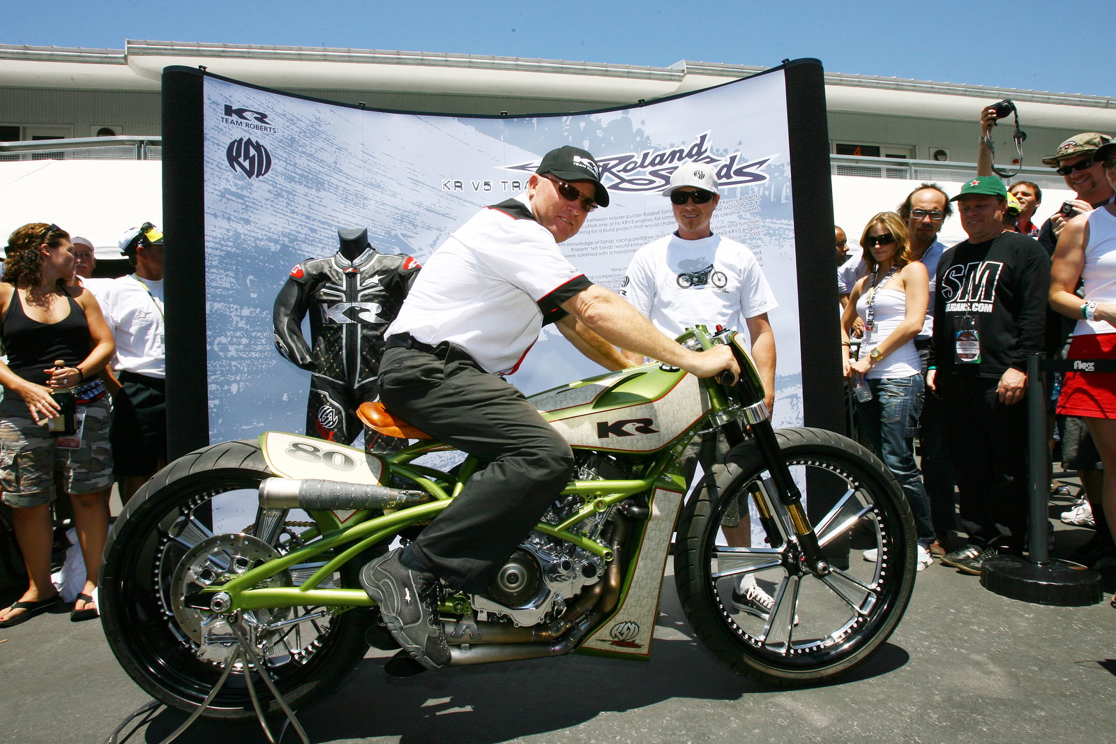 Roberts Snr and Roland Sands with the KR V5 Tracker!, US MotoGP 2006