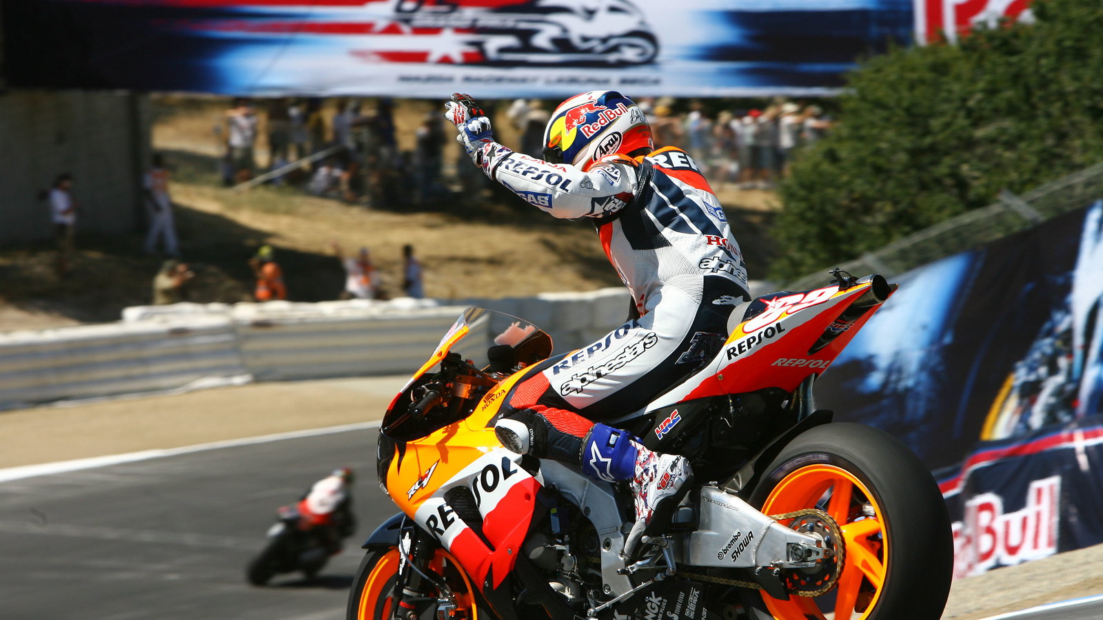 Hayden waves, U.S. MotoGP, 2006