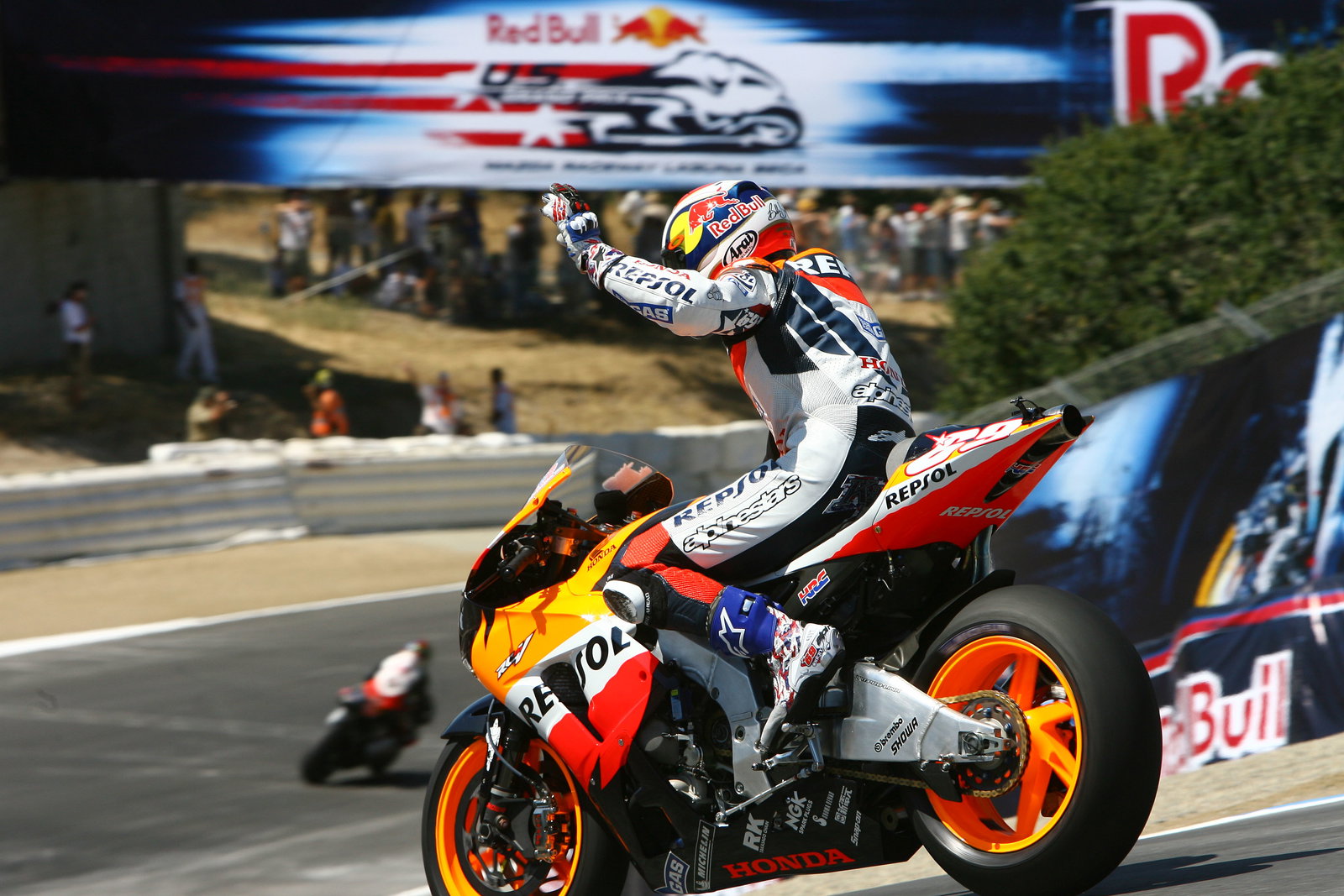 Hayden waves, U.S. MotoGP, 2006