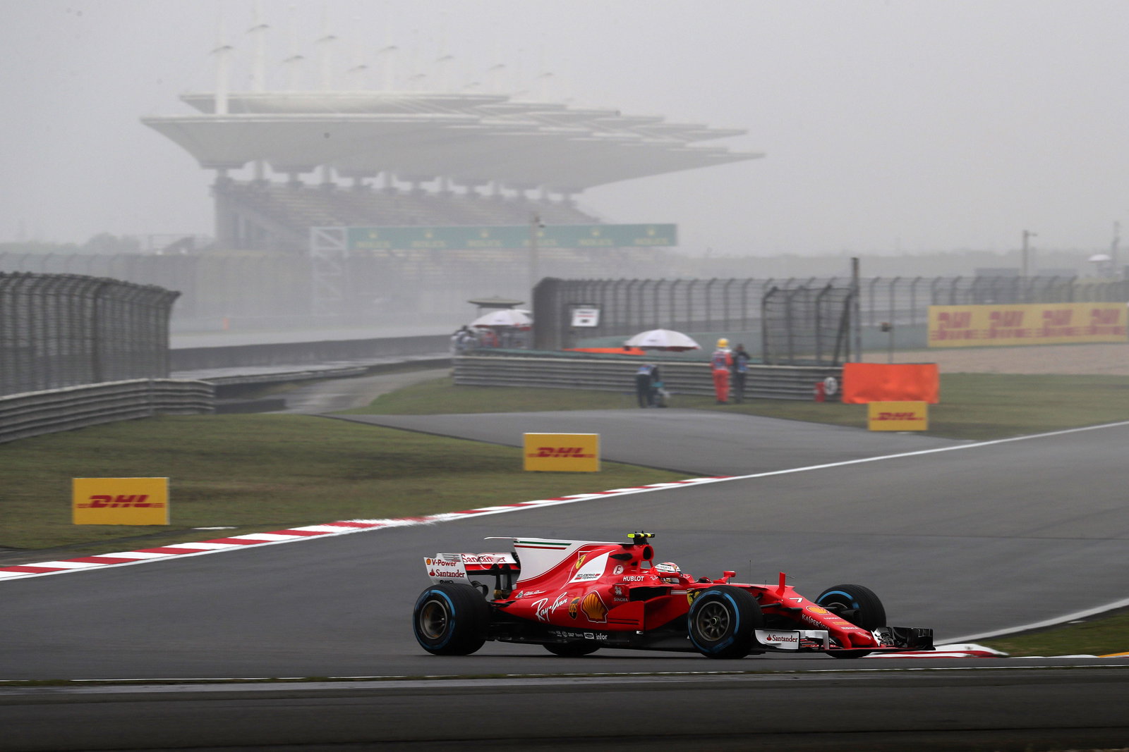 Chinese Grand Prix to go ahead on Sunday despite fog fear