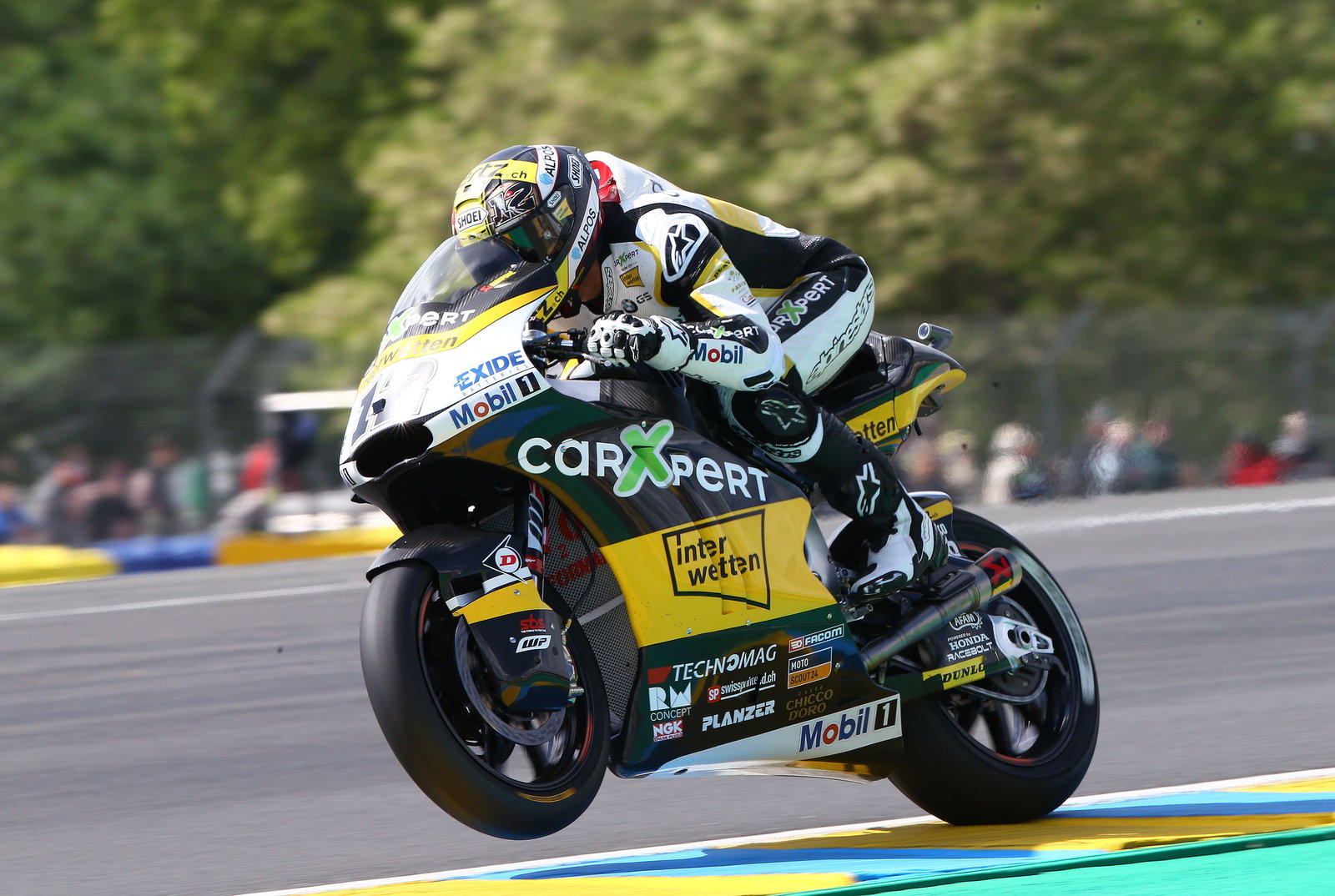 Moto2 Le Mans: Record pace hands Luthi pole