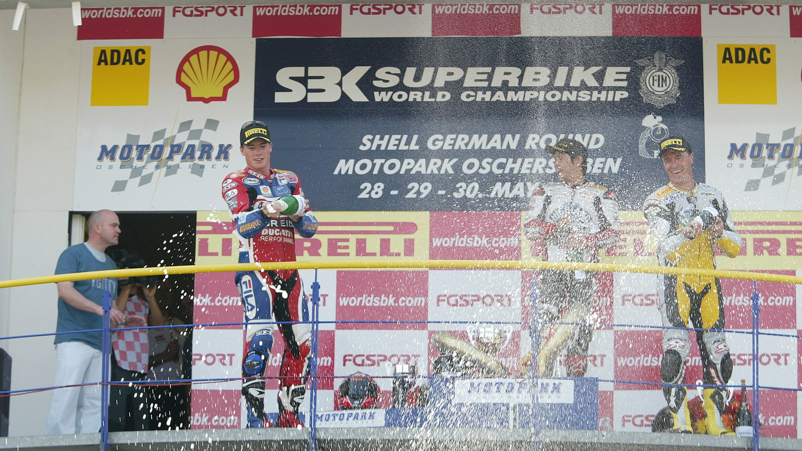 Toseland2nd, Chili 3rd, WSBK Race 1, Oschersleben, 2004