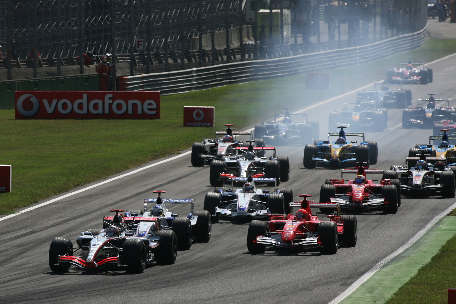 10.09.2006 Monza, Italy,
Start of the race - Kimi Raikkonen (FIN), Rkken, McLaren Mercedes, Ni