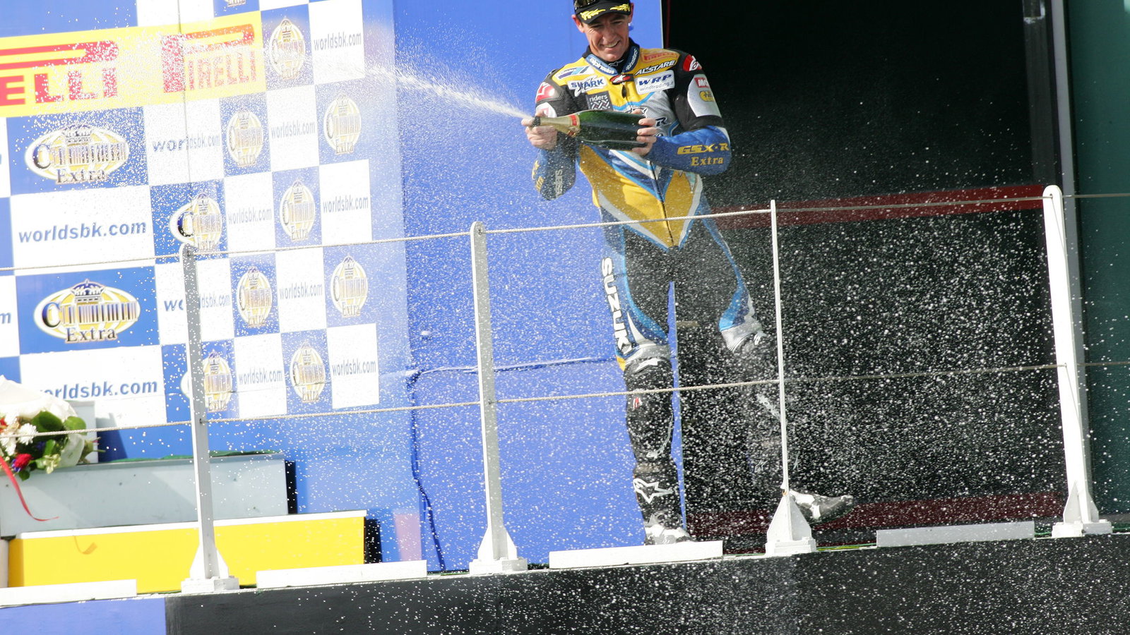 troy corser team alstare suzuki corona extra world superbikes podium race 1 magny cours sunday 08/10