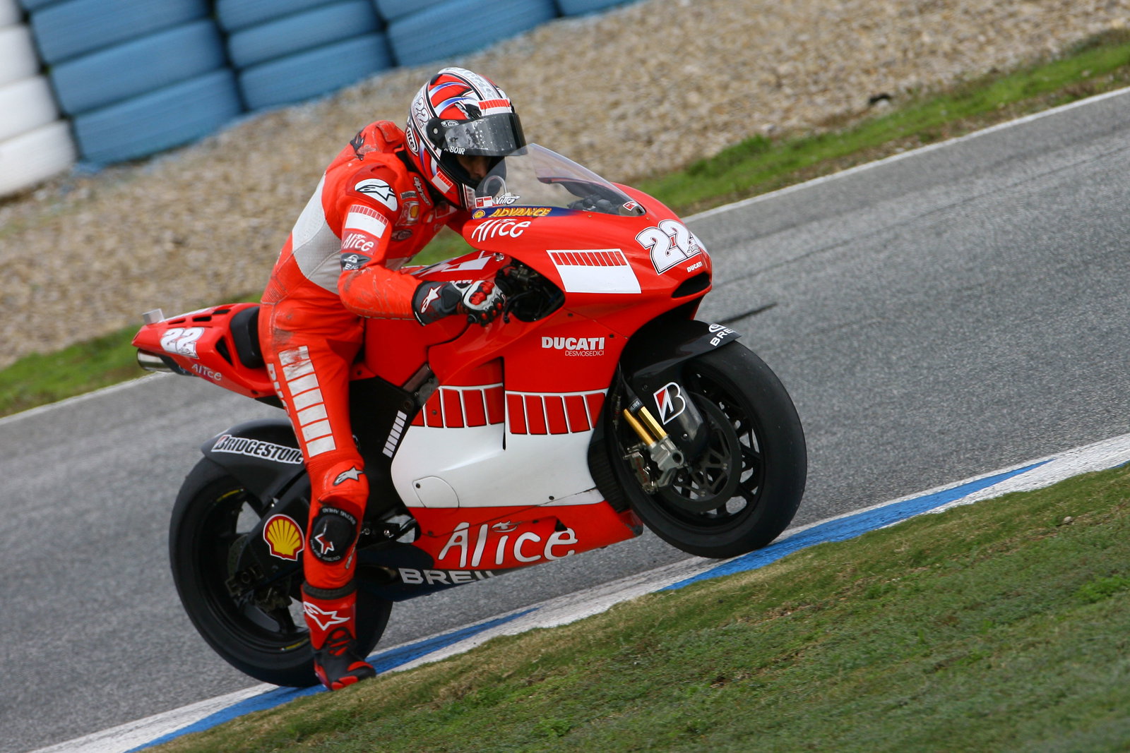 Guareschi`s Ducati breaks down, Jerez November MotoGP Test 2006