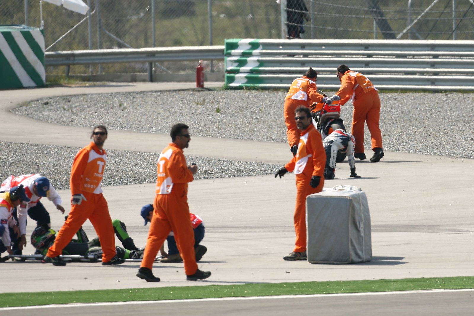 Jacque, Pedrosa after first lap crash, Turkish MotoGP Race 2007