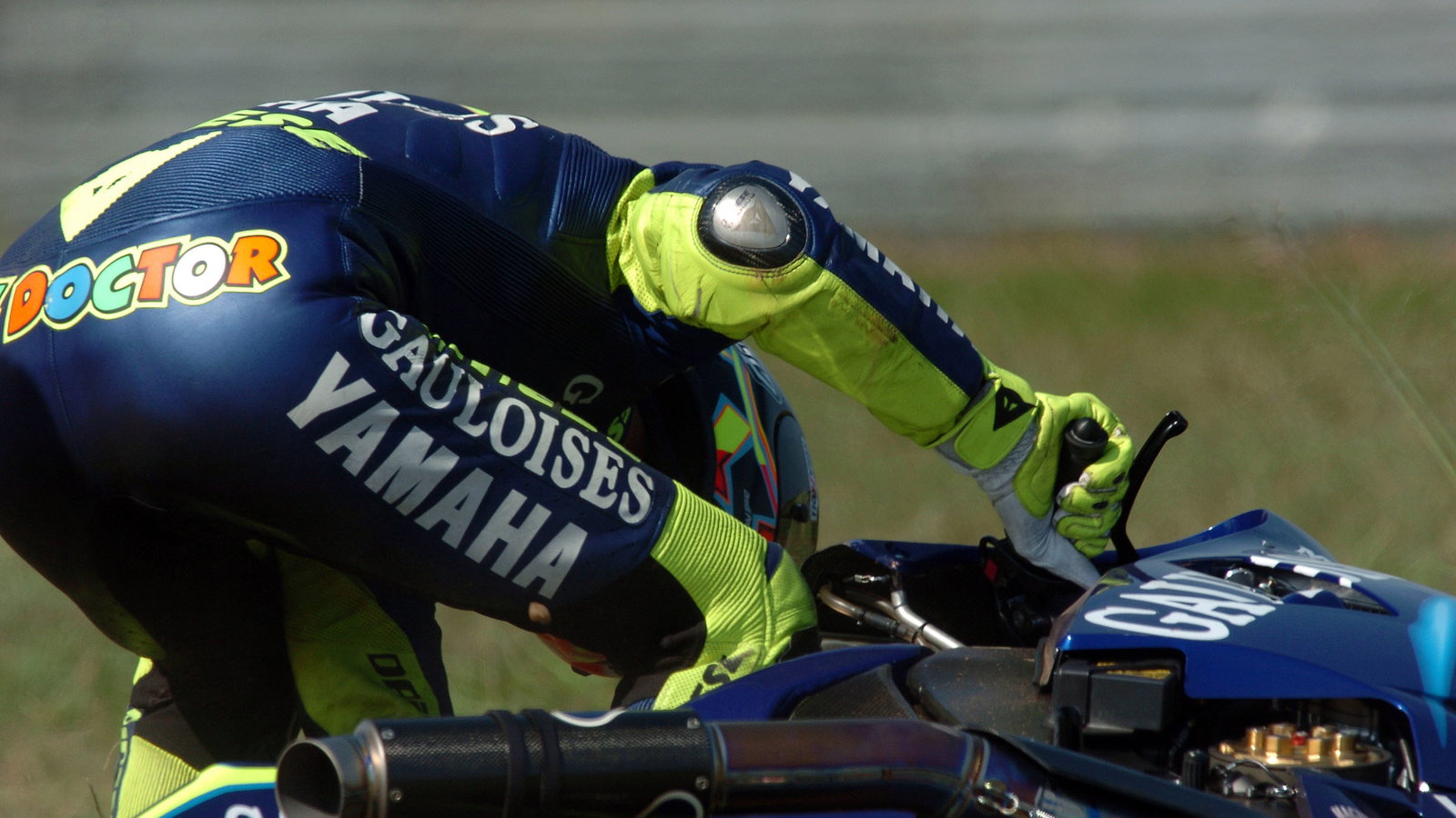 Rossi crash, Rio MotoGP Race 2004