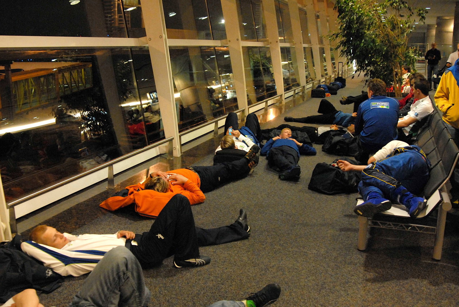 The drivers wait at Buenos Aires airport. Rally Argentina, May 3-6 2007.