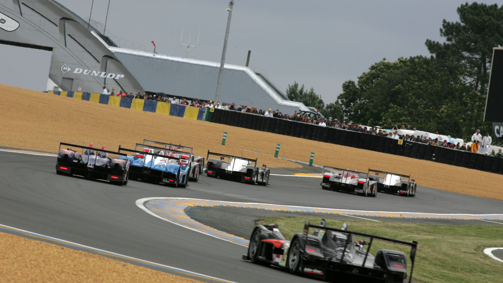 Le Mans 2007, Race Start - Peugeot leads