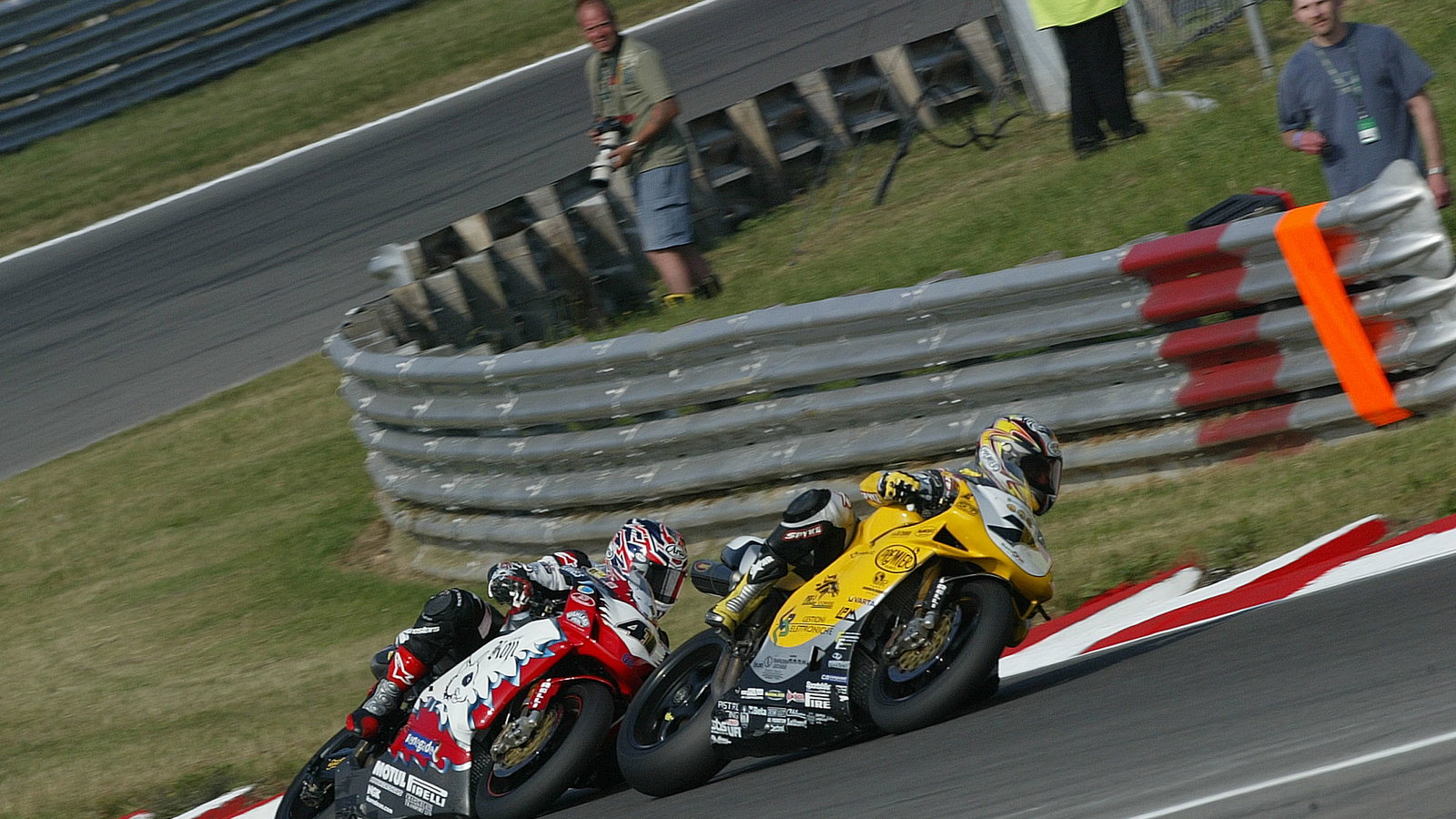 Chili and Haga, Brands Hatch WSBK, race 2, 2004