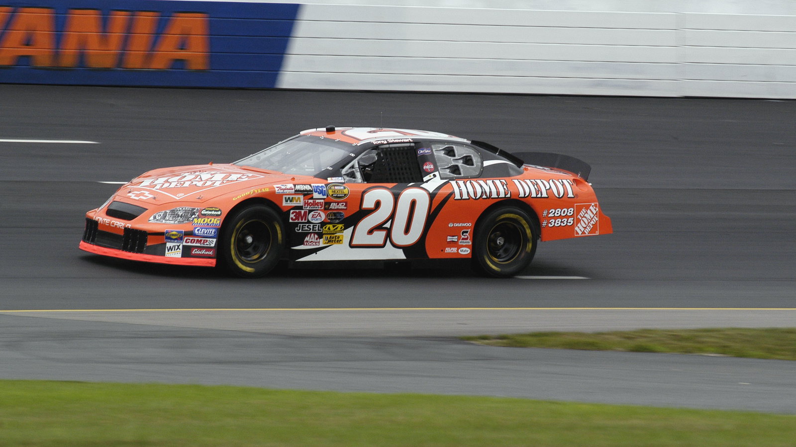 Tony Stewart, Joe Gibbs Racing Chevrolet, 2004 Siemens 300