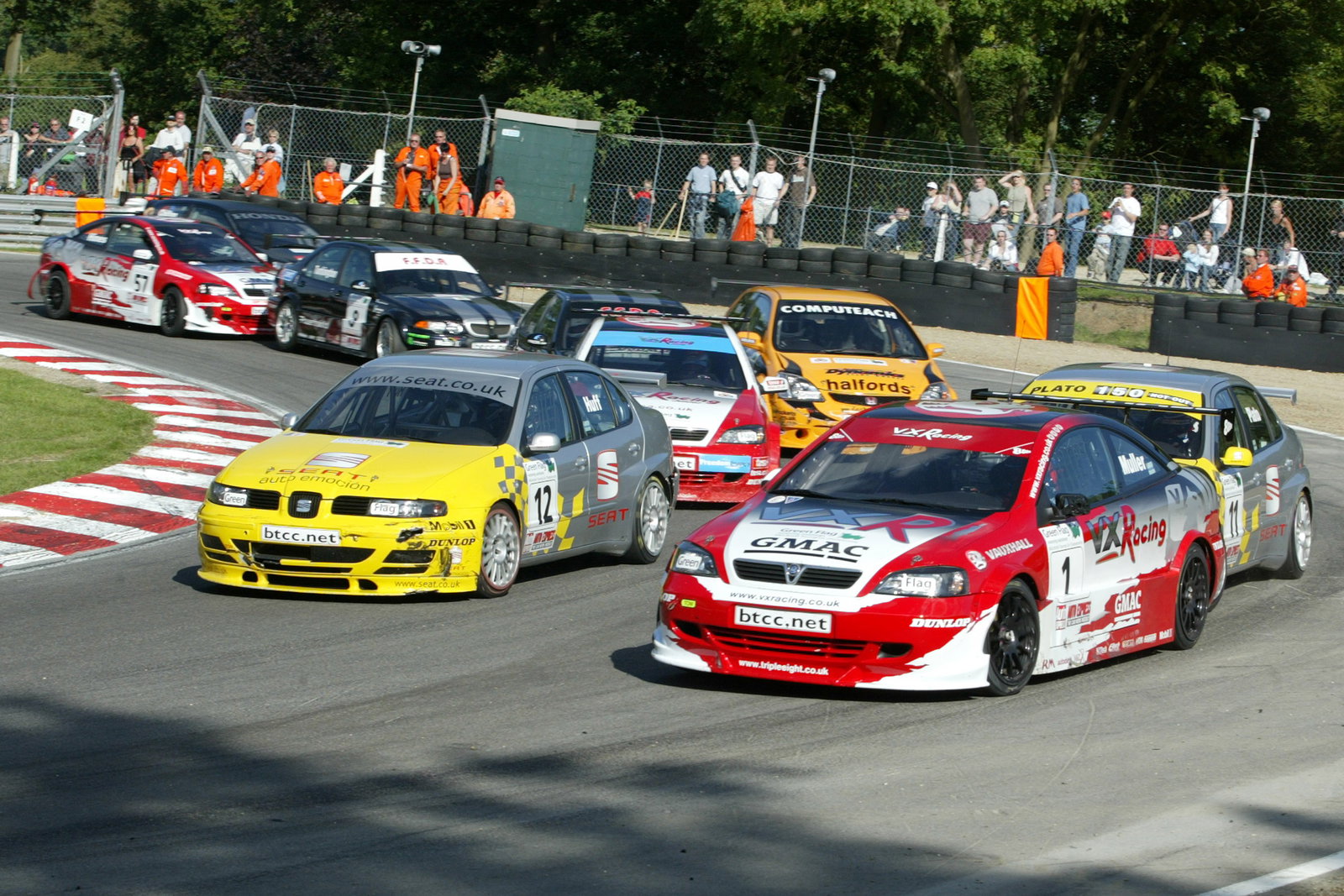 Last lap madness as Mulle, Huff, Plato and Bentwood contest the lead