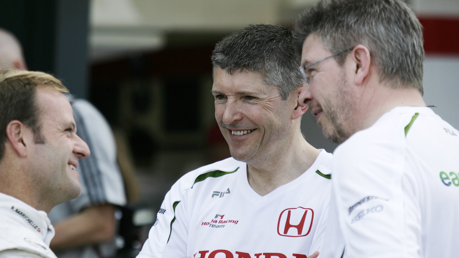 Rubens Barrichello (BRA) Honda RA108, Nick Fry (GBR) Sporting Director Honda, Ross Brawn (GBR) Team