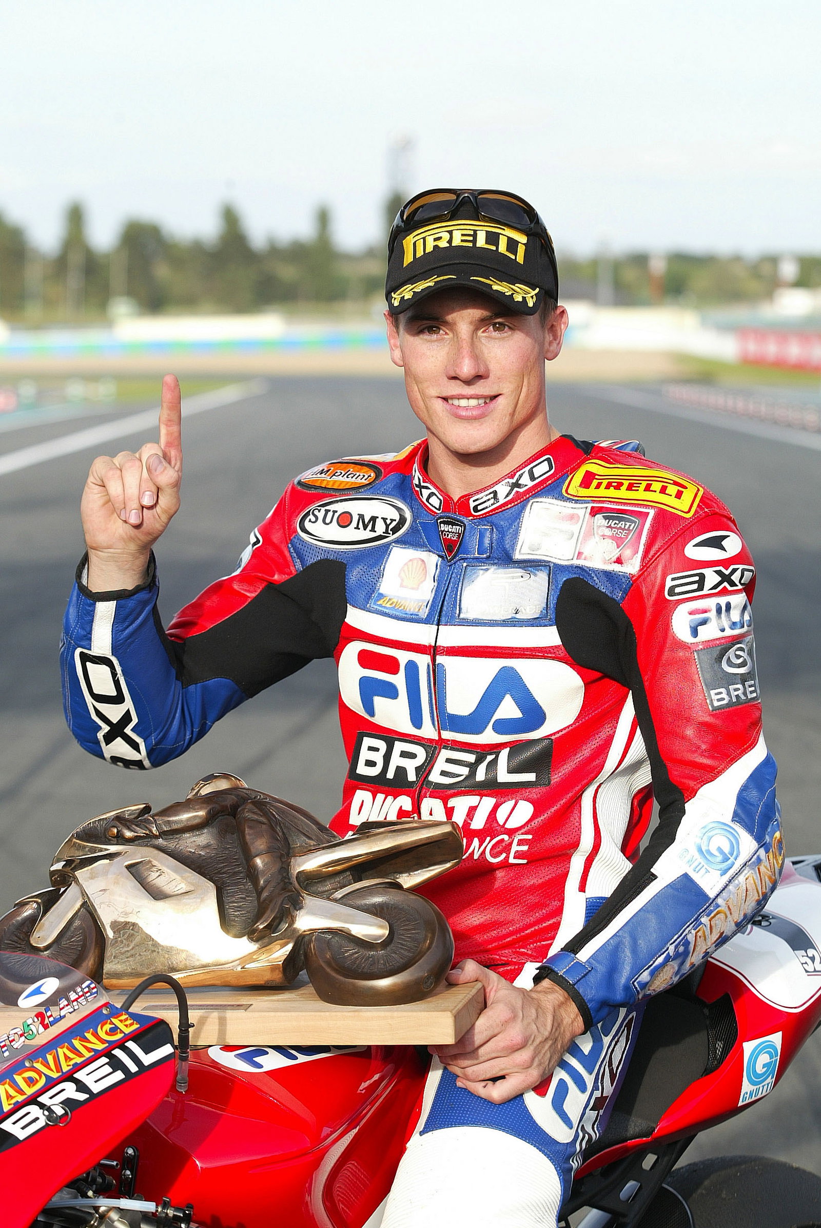 Toseland Is World Champion, Magny Cours WSBK,2004