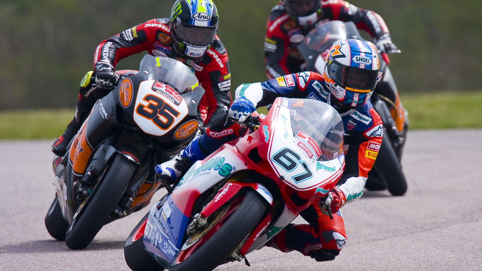 Race 1. 67. Shane Byrne Airwaves Ducati.35. Cal Crutchlow HM Plant Honda.