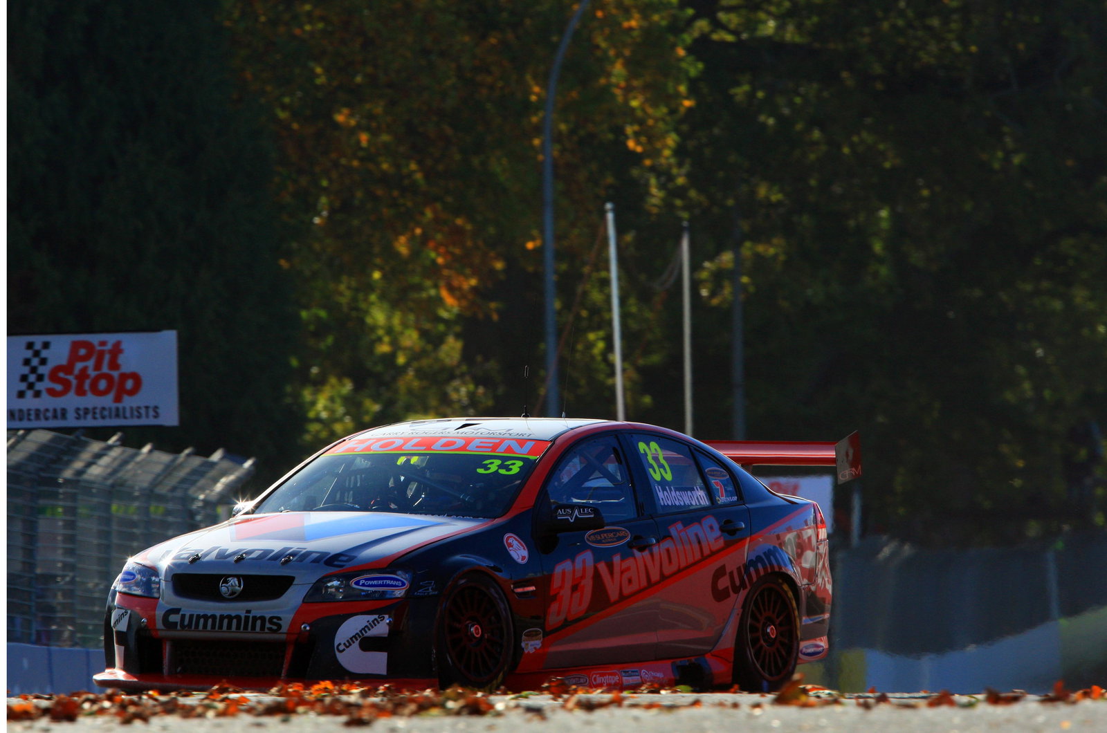 Lee Holdsworth (Aust) Valvoline Commodore V8 SupercarsRd3 Hamilton 400NZ
