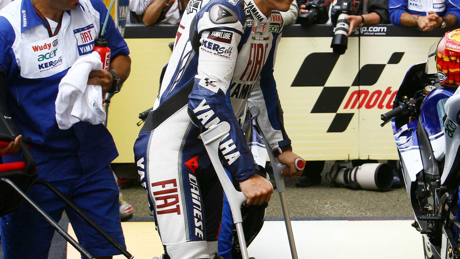Lorenzo on crutches, French MotoGP Race 2008