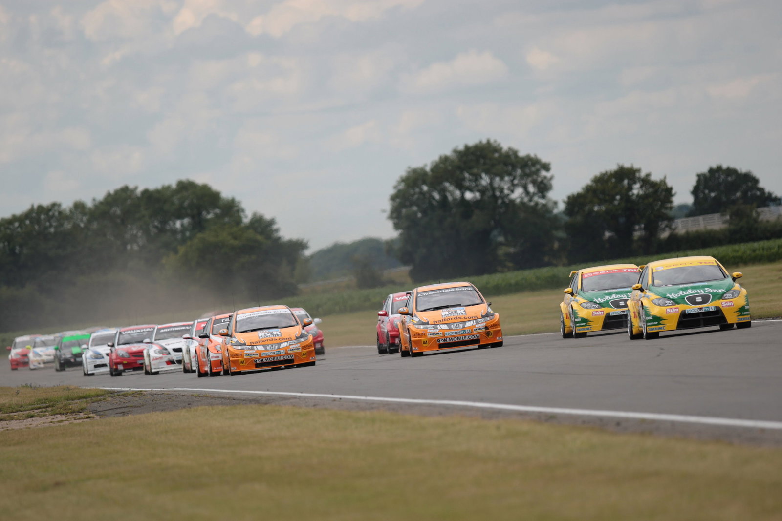 Start, Jason Plato (GBR) - SEAT Sport UK SEAT Leon TDI leads