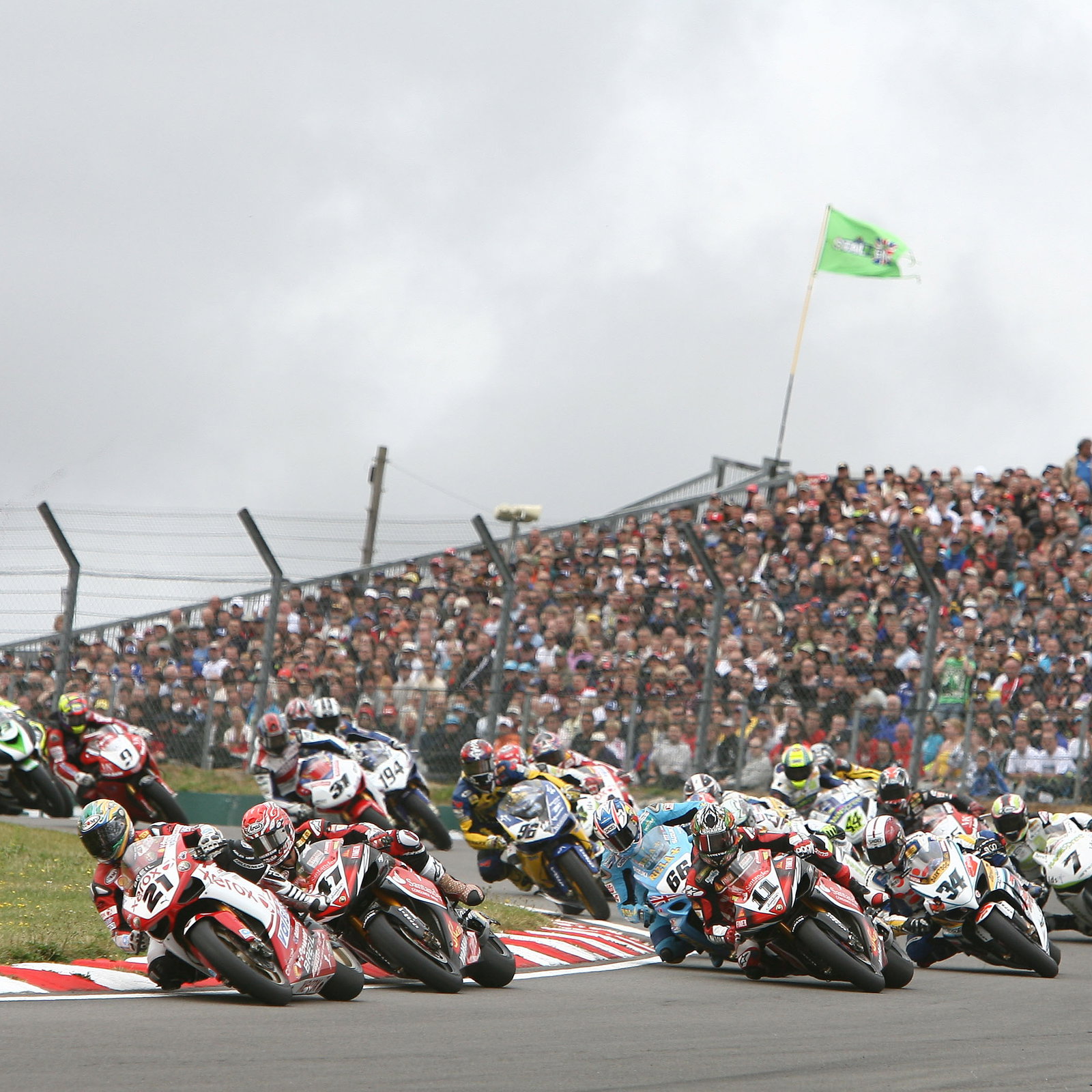Race Start, Bayliss, British WSBK Race 1 2008