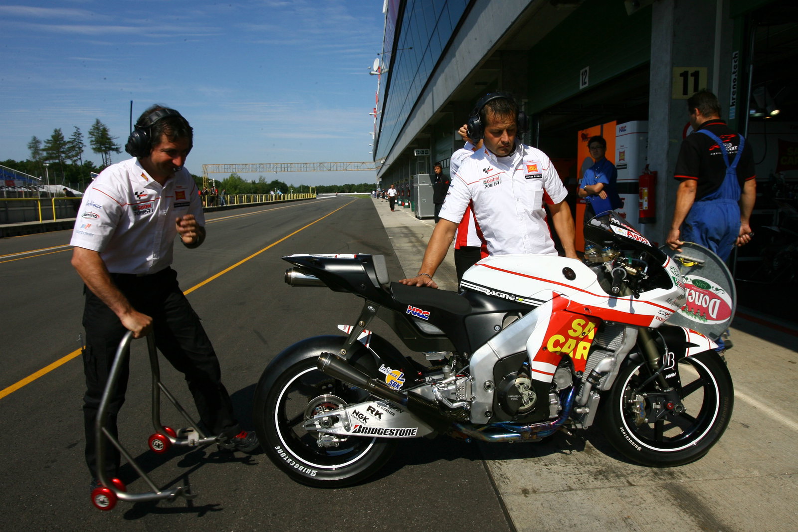 Nakano ready for factory tyres. | Crash.net