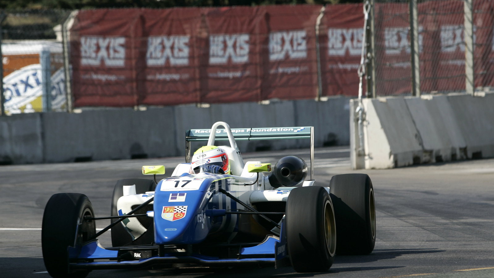 Oliver Turvey (GBR) - Carlin Motorsport Dallara Mercedes