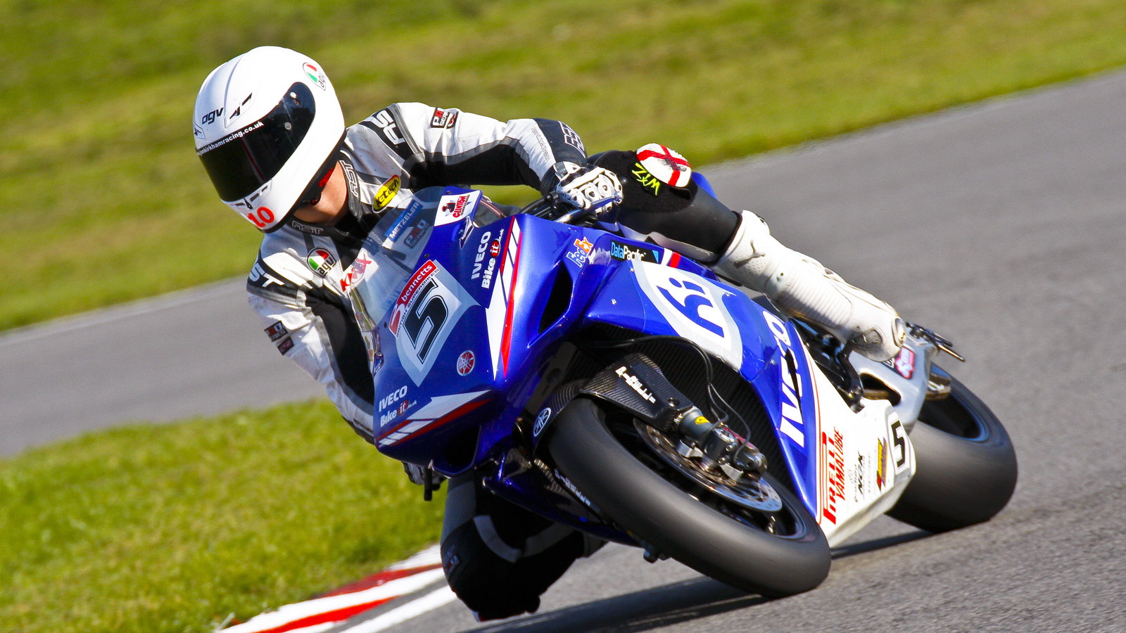 BSB Brands Hatch. Qualifying. Roll for Pole. Jon Kirkham