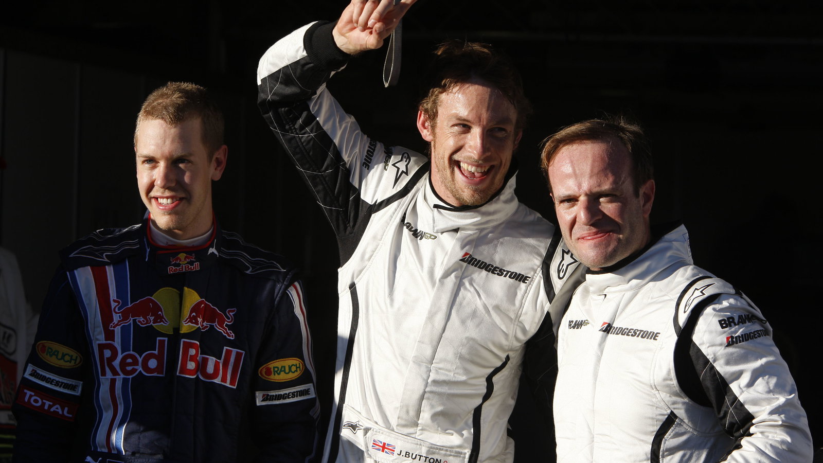 Sebastian Vettel (GER) Red Bull RB5, Jenson Button (GBR) Brawn BGP001, Rubens Barrichello (BRA) Braw