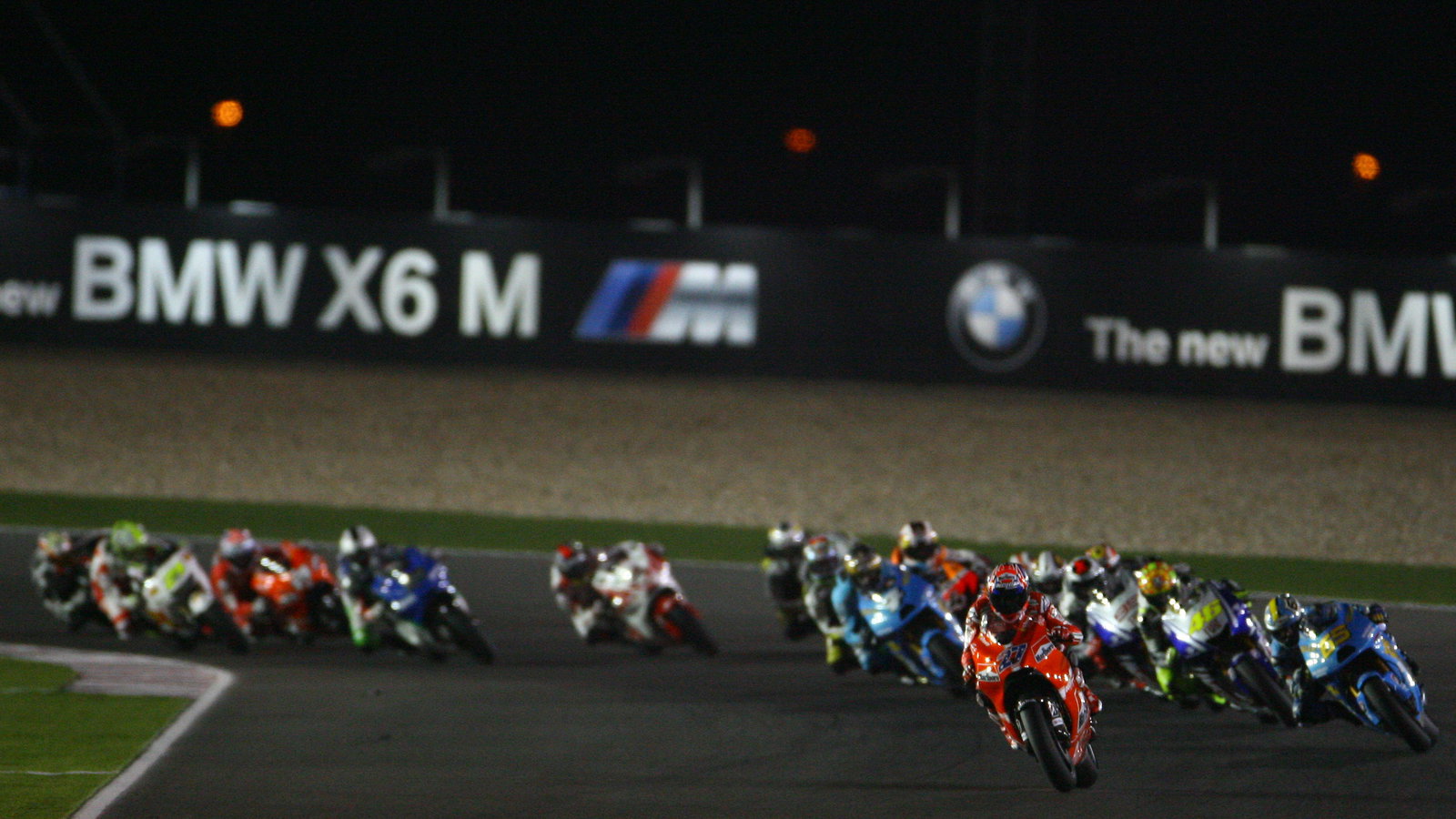 Stoner leads start, Qatar MotoGP 2009