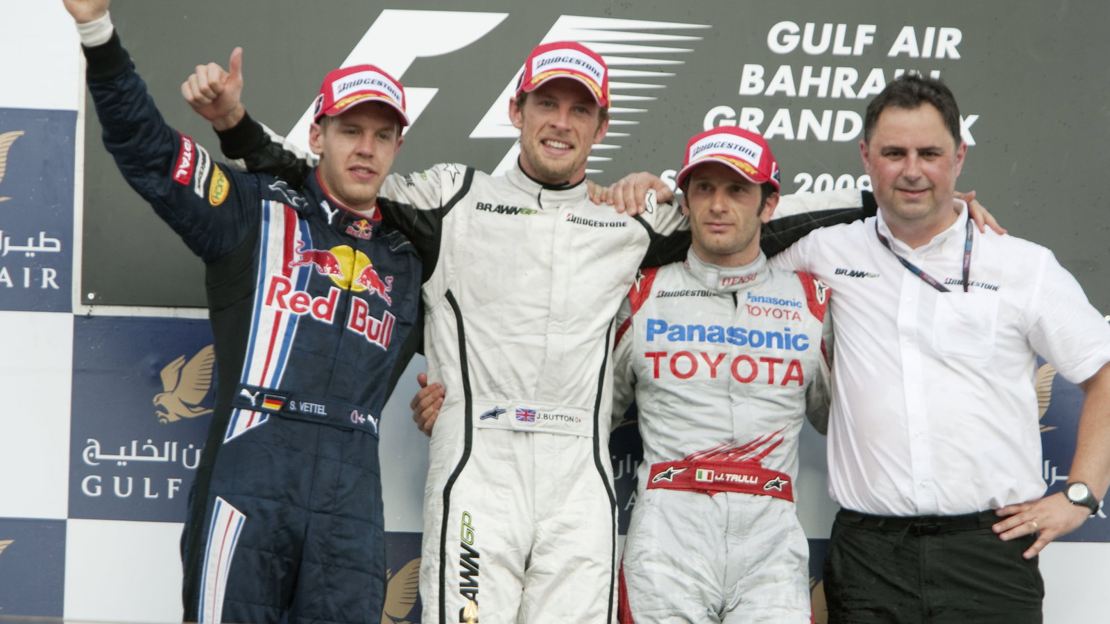 Sebastian Vettel (GER) Red Bull RB5, Jenson Button (GBR) Brawn BGP001, Jarno Trulli (ITA) Toyota TF1