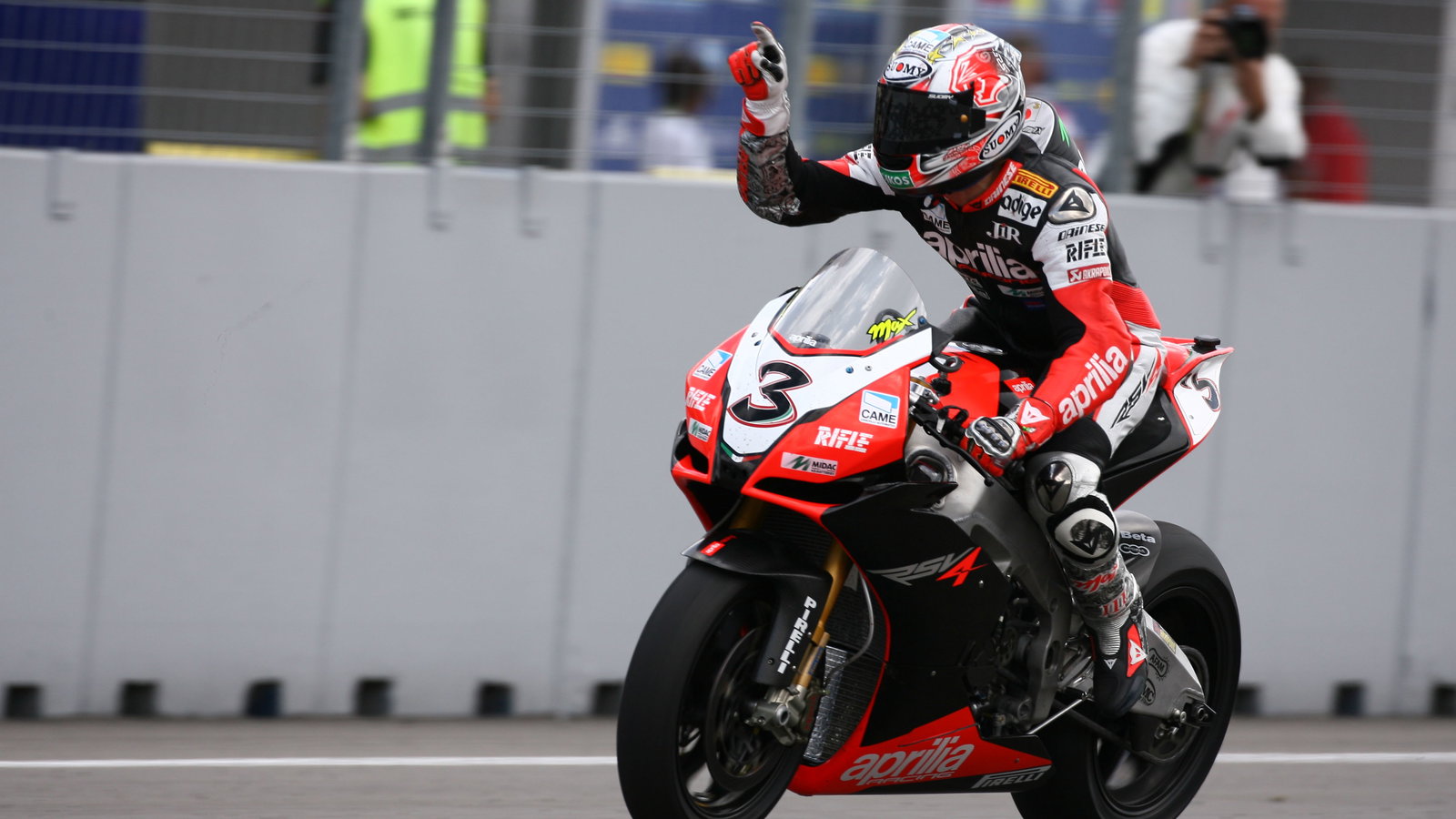 Biaggi, Wins, Czech WSBK Race 1 2009