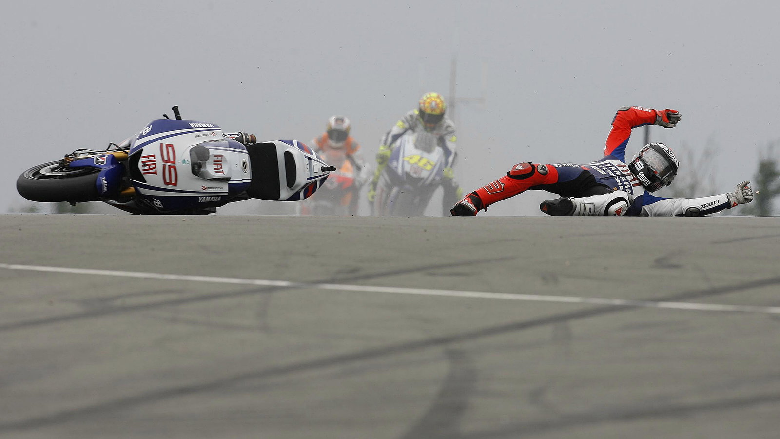 Lorenzo crash, British MotoGP 2009