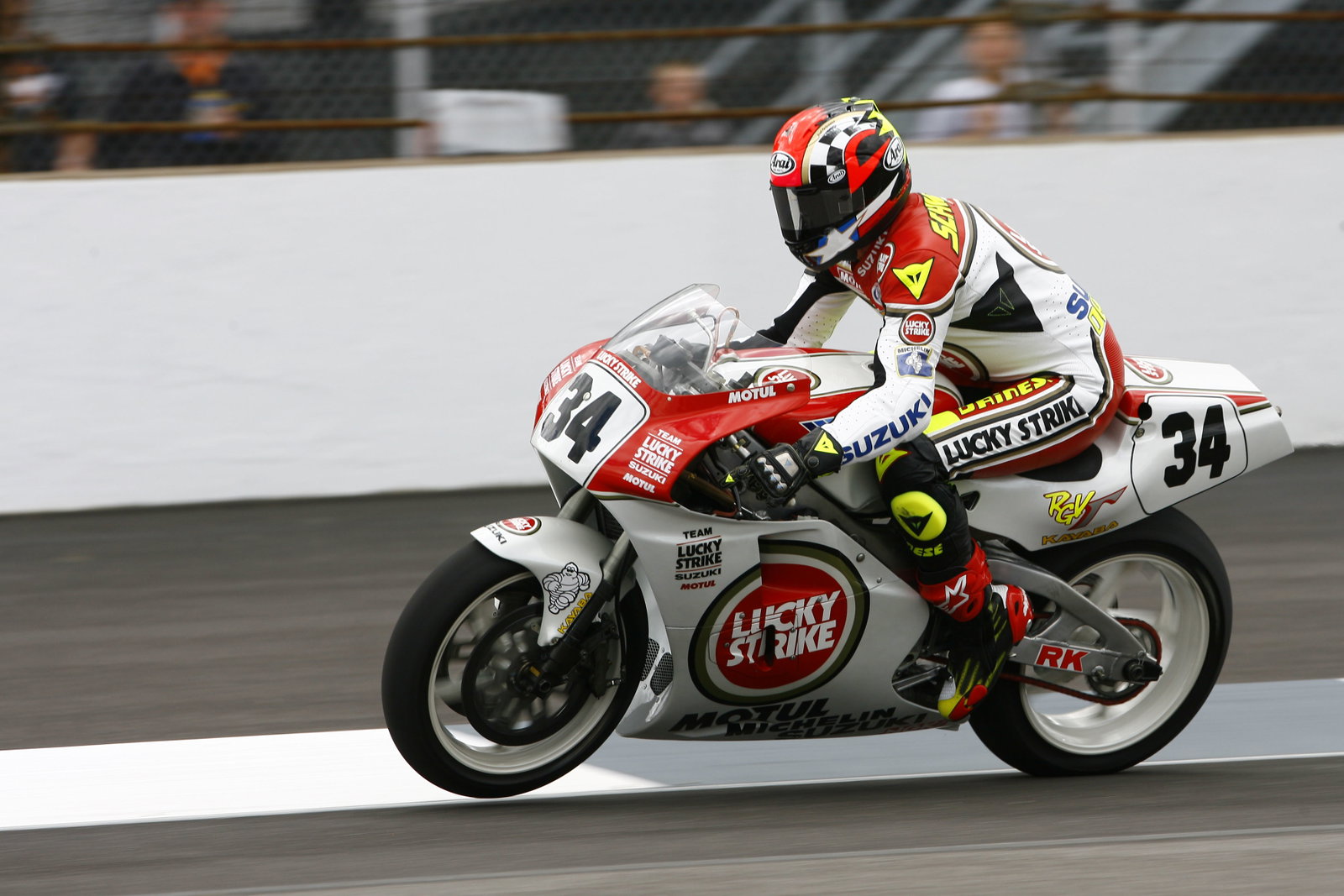 Schwantz rides '93 Suzuki. | Crash.net