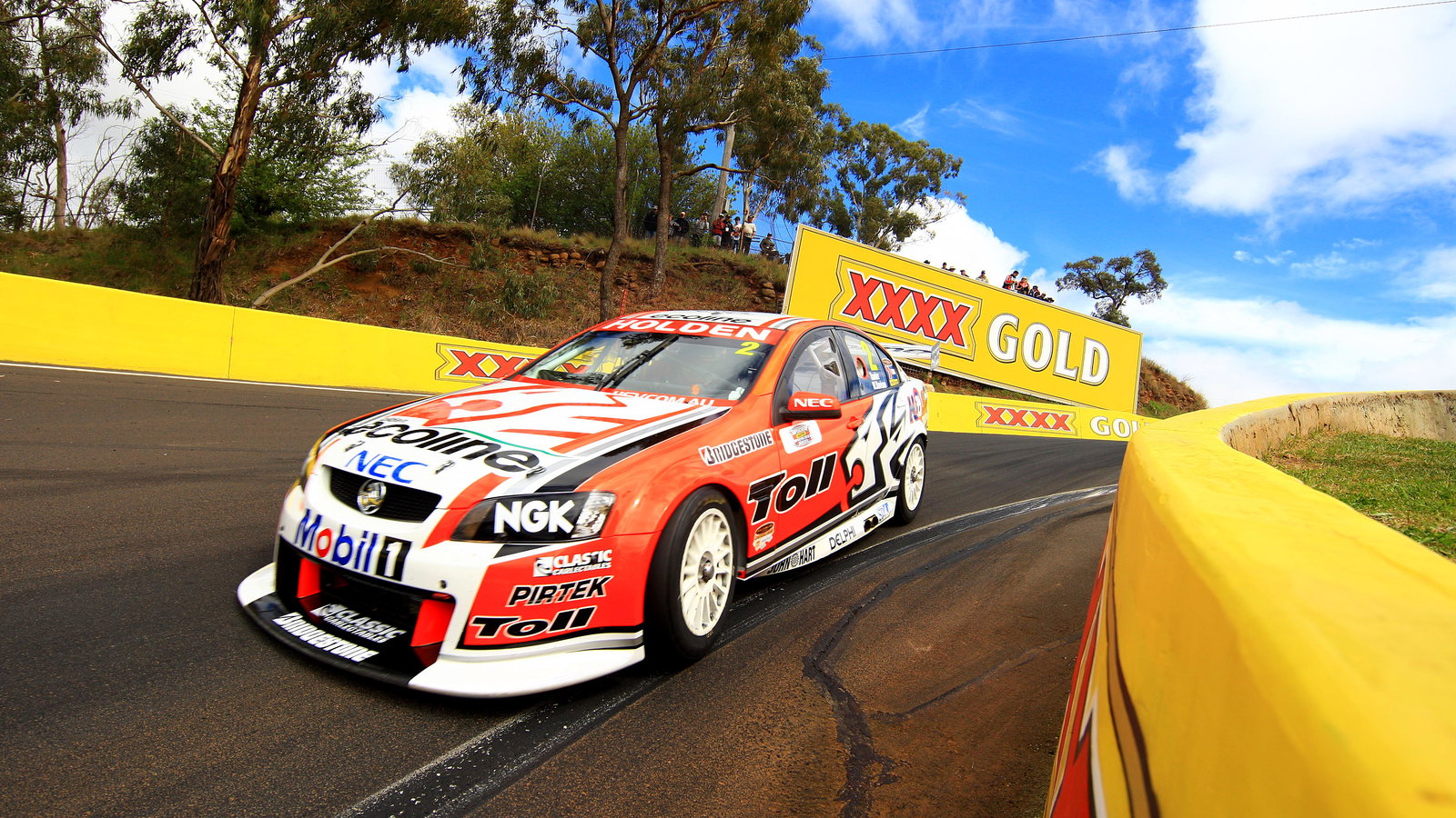 Garth Tander, (aust), Will Davison (Aus) Toll HRT Commodore Race 18 V8 Supercars Supercheap B