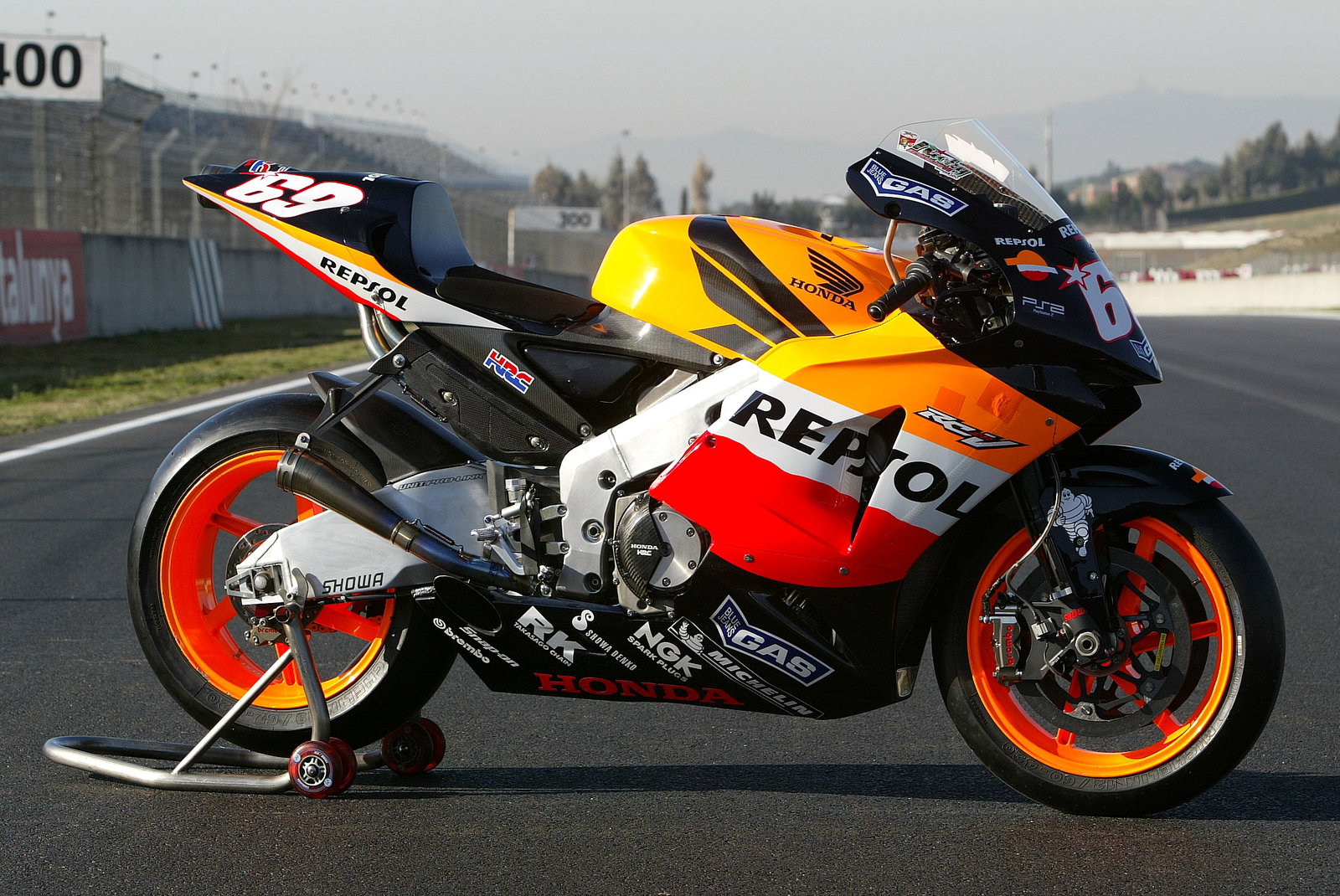 HRC extends Repsol Honda partnership. | Crash.net