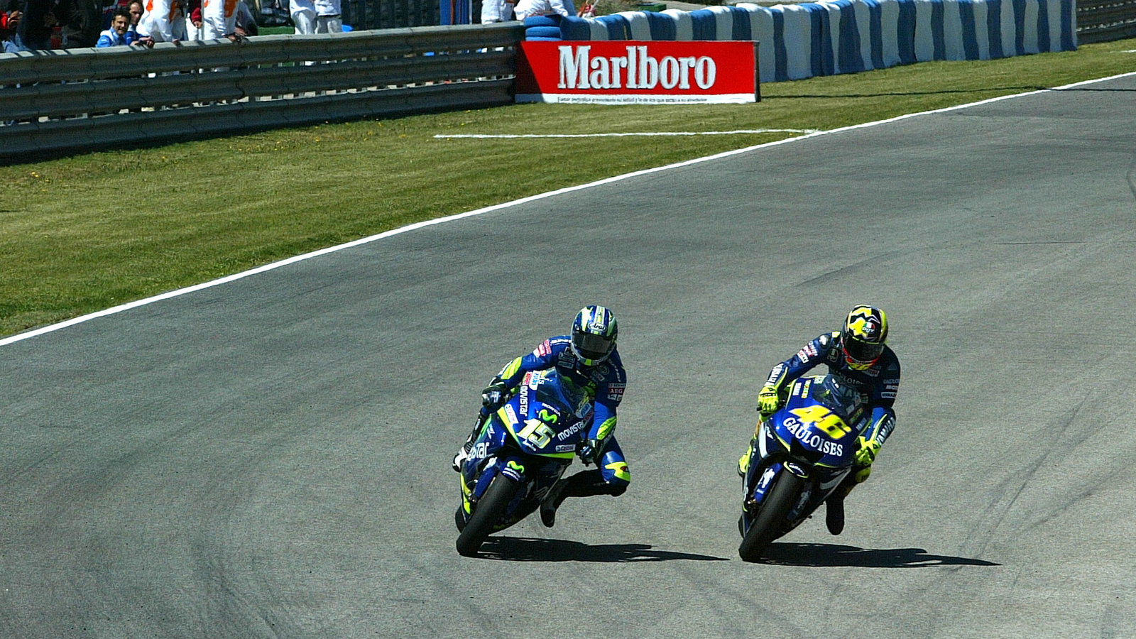 Gibernau and Rossi, last corner collision, Spanish MotoGP, 2005
