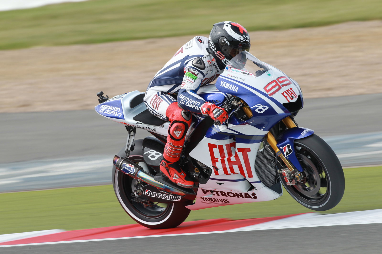 Lorenzo victory at Silverstone | Crash.net